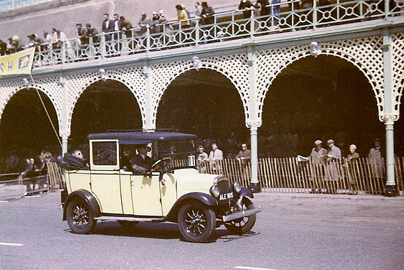 1933 Austin 'HL' taxicab ALE165