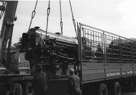 u Loading or unloading a R H & D loco