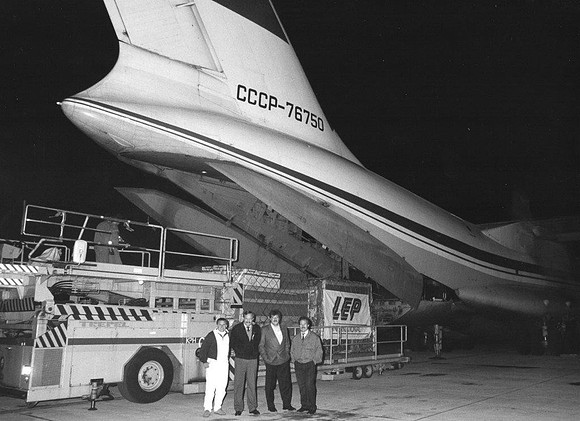 Loading IL-76 freighter