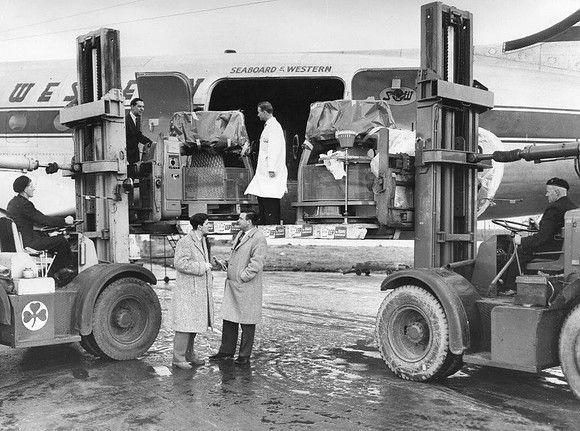 Seaboard & Western DC4 loading in Shannon