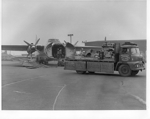 y Dodge 300 Series with Bristol 170 Freighter