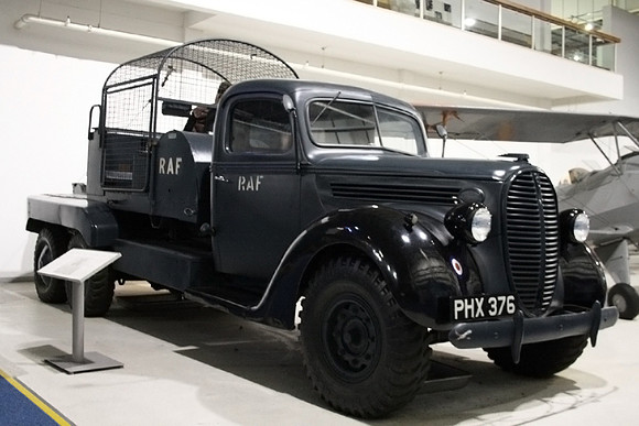 1938 Fordson E817T Sussex PHX376