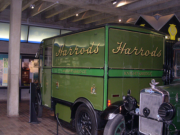 1939 Harrods van FYR689