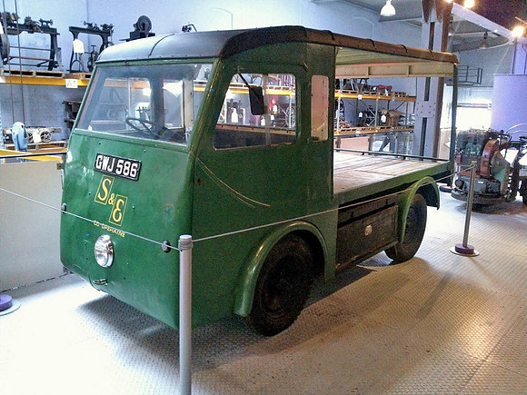 1940 Metrovick GWJ586