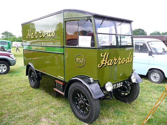 1938 Harrods van EYT382