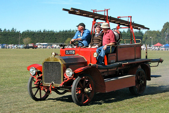 1925 Dennis DJ551
