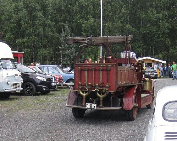 Dennis DB2