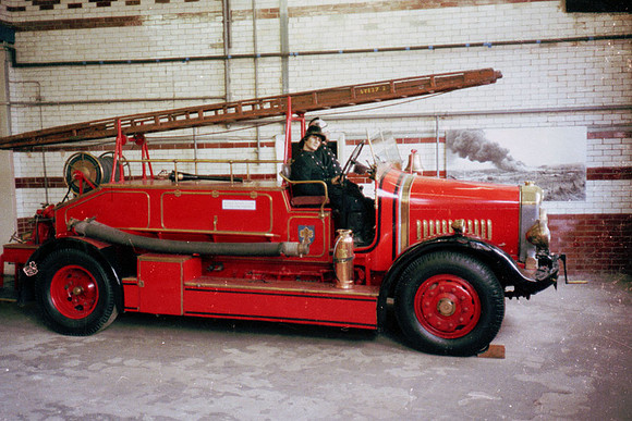 1930 Dennis Big 6 SYE272