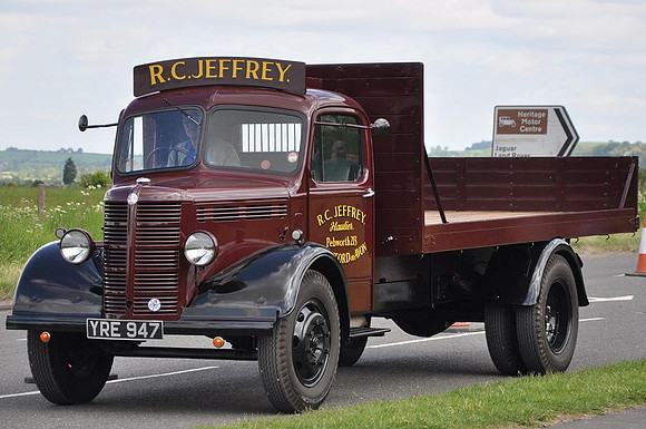 1953 Bedford OL YRE947