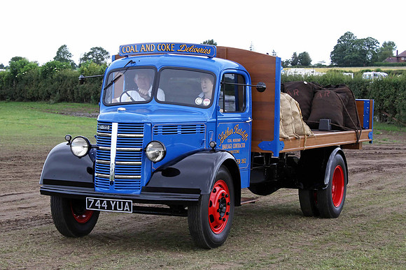 1951 Bedford OL 744YUA