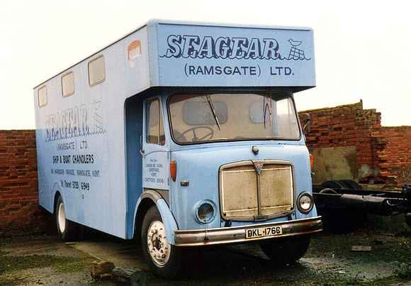 1965 AEC Mercury DKL176C