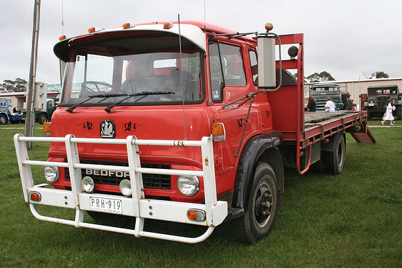 bedford_tk3qau prh919 1_aw