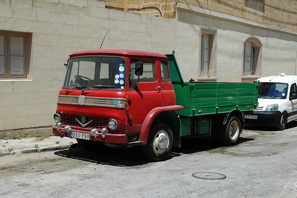 Bedford TK DAO759
