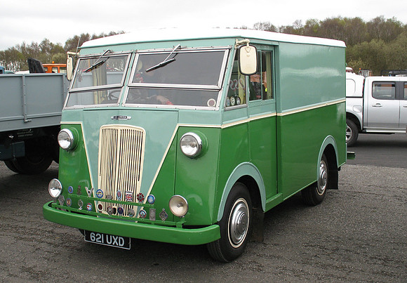 1947 Morris-Commercial PV 621UXD