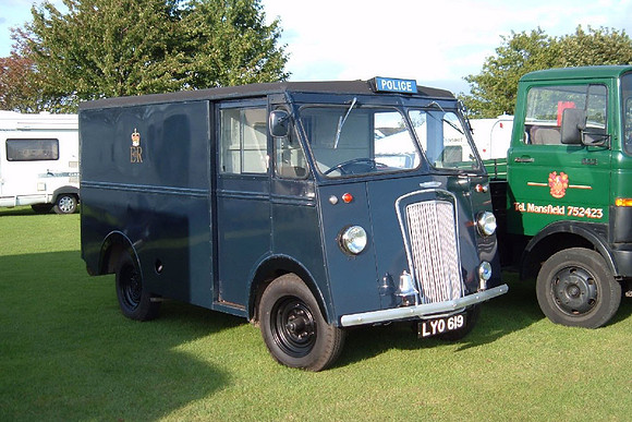 1952 Morris-Commercial PV LYO619