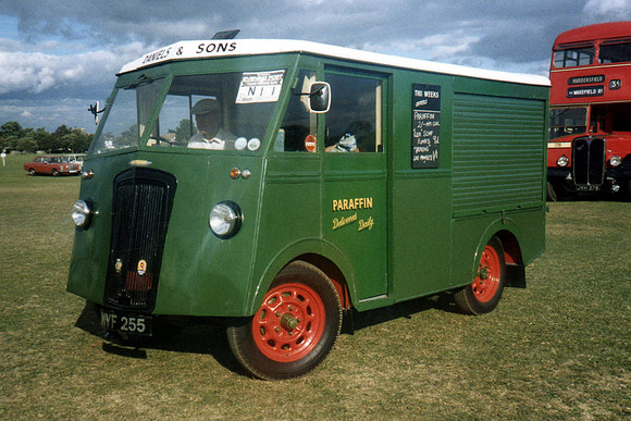 1951 Morris-Commercial PV MVF255