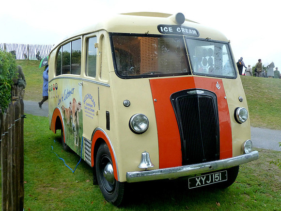 1953 Morris-Commercial PV XYJ151