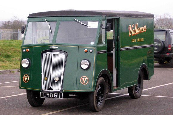 1952 Morris-Commercial PV LYO611