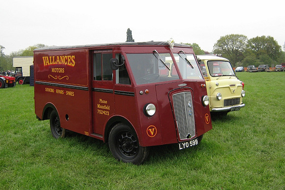 1952 Morris-Commercial PV LYO599