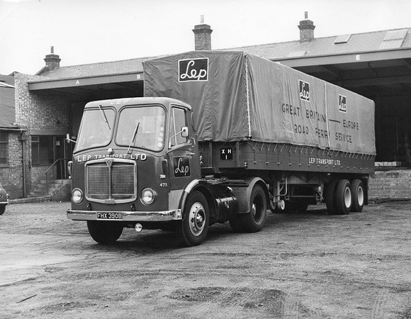 AEC Mandator FHX390B with 12M trailer (1)