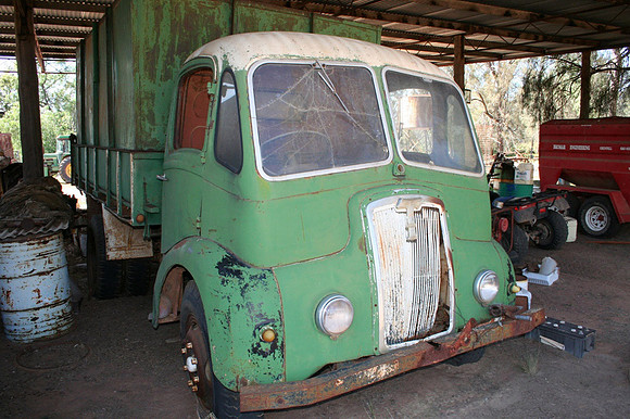thornycroft_sturdyqau_aw_1a
