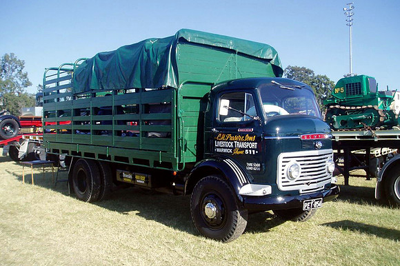 Commer QX Mk IV PET854