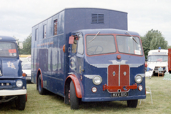 1952 Leyland Beaver MXV610