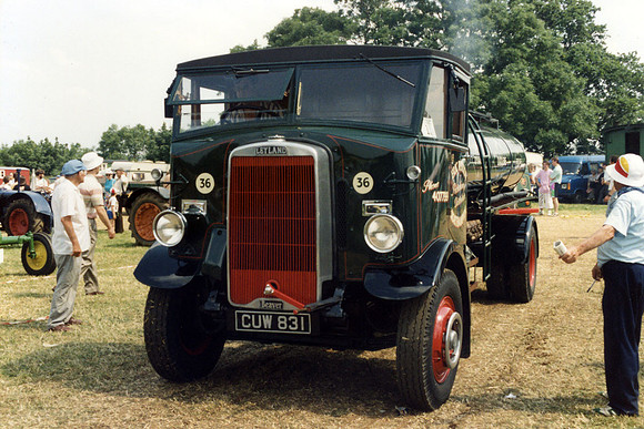 leyland_beaver1-36a cuw831 1_nf