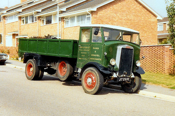 1935 Leyland Beaver JT2561