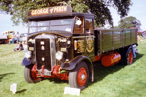 1933 Leyland Beaver TJ2804