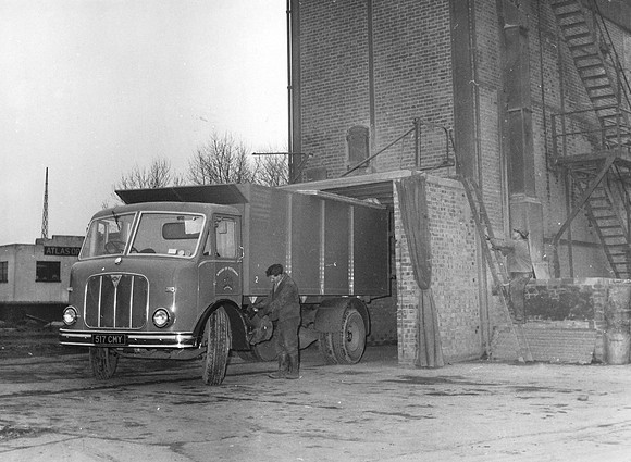 ACV negative 10367 - 517CMY - Borough of Tottenham 2