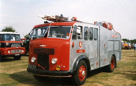 1953 Commer RKR194