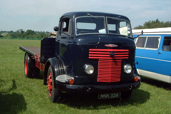 1953 Commer QX MNM328