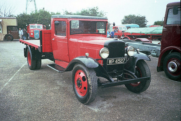 1934 Bedford WLG WP4527