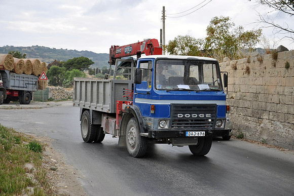 Dodge G100 DAJ696