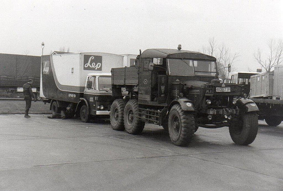 Scammell Pioneer recovering Lep Ford D