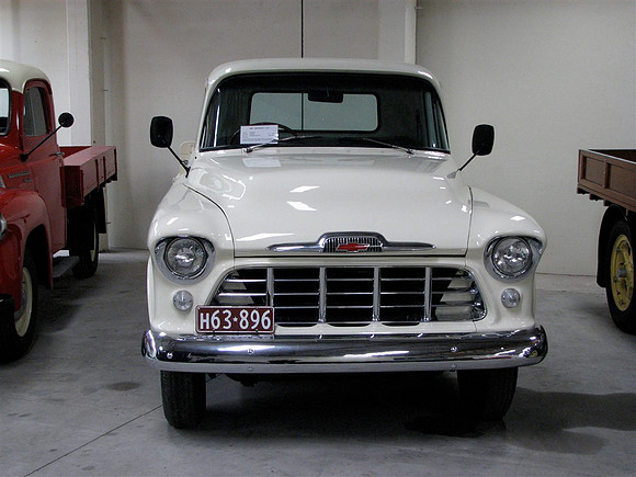 RC138_56Chev1313_H63896