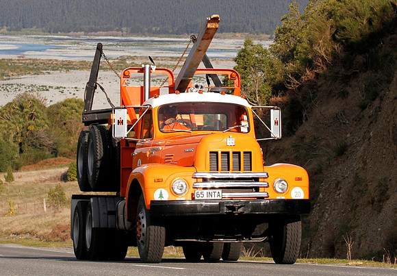 1965 International RF190 65INTA