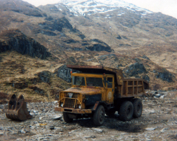 AEC Dumptruk