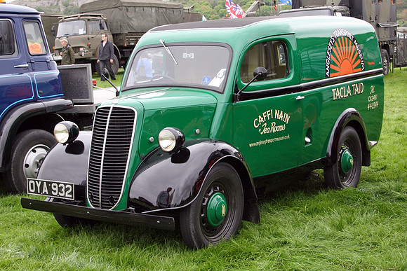1952 Fordson Thames E83W OYA932