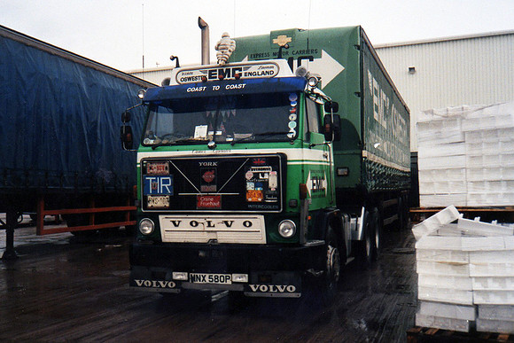 volvo_f88-6p mnx580p 1_pj