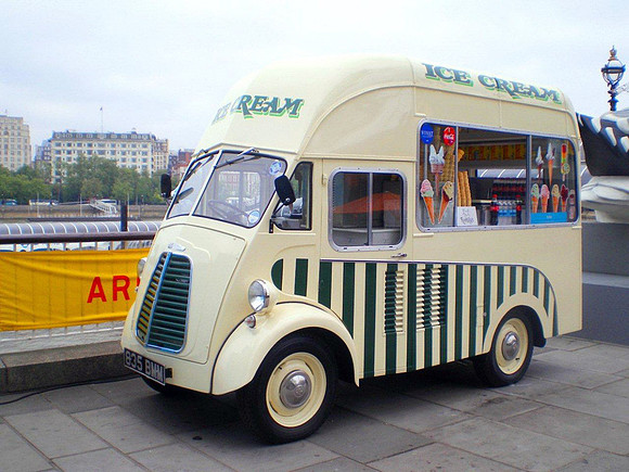 1954 Morris J 835BMM