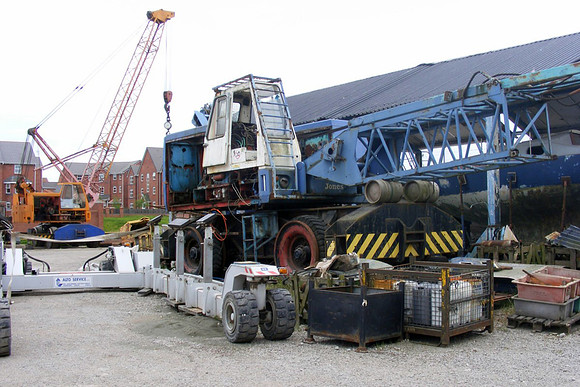 Jones mobile crane