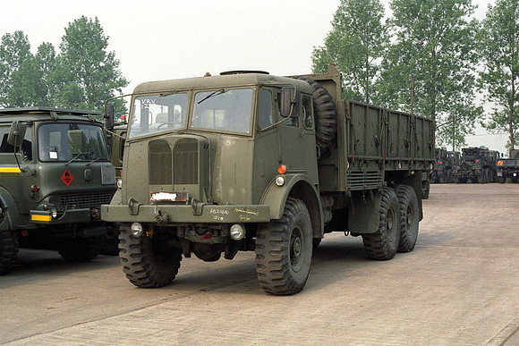 militant1qgb 42el83 1_ls