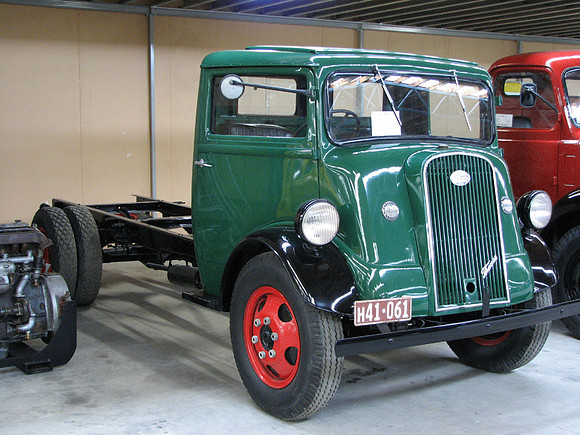 RC108_49Fordson7V_H41061