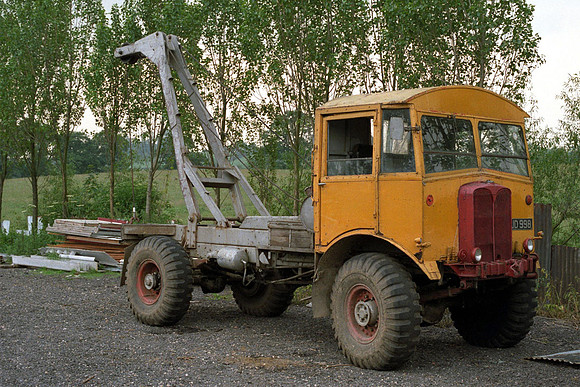 AEC Matador WUD998