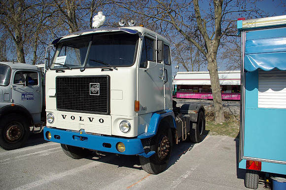 volvo_f88-4qf_df_1