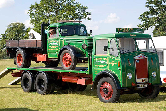 Albion Reiver OWW991 & Bedford M YAS268