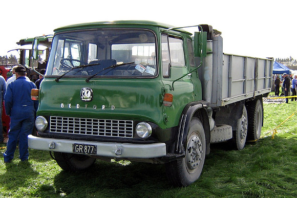 bedford_tk7qnz gr877 1_hp
