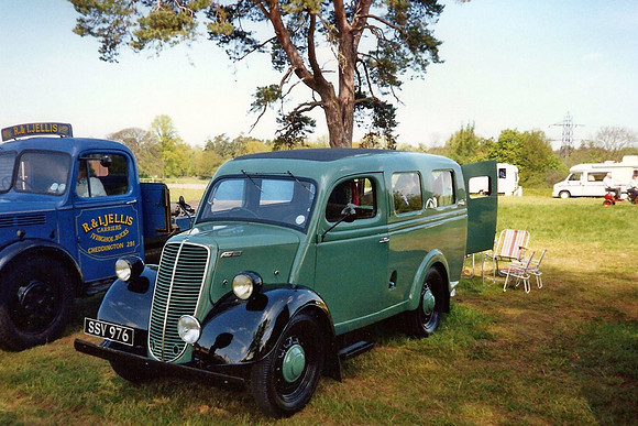 Fordson Thames E83W SSV976